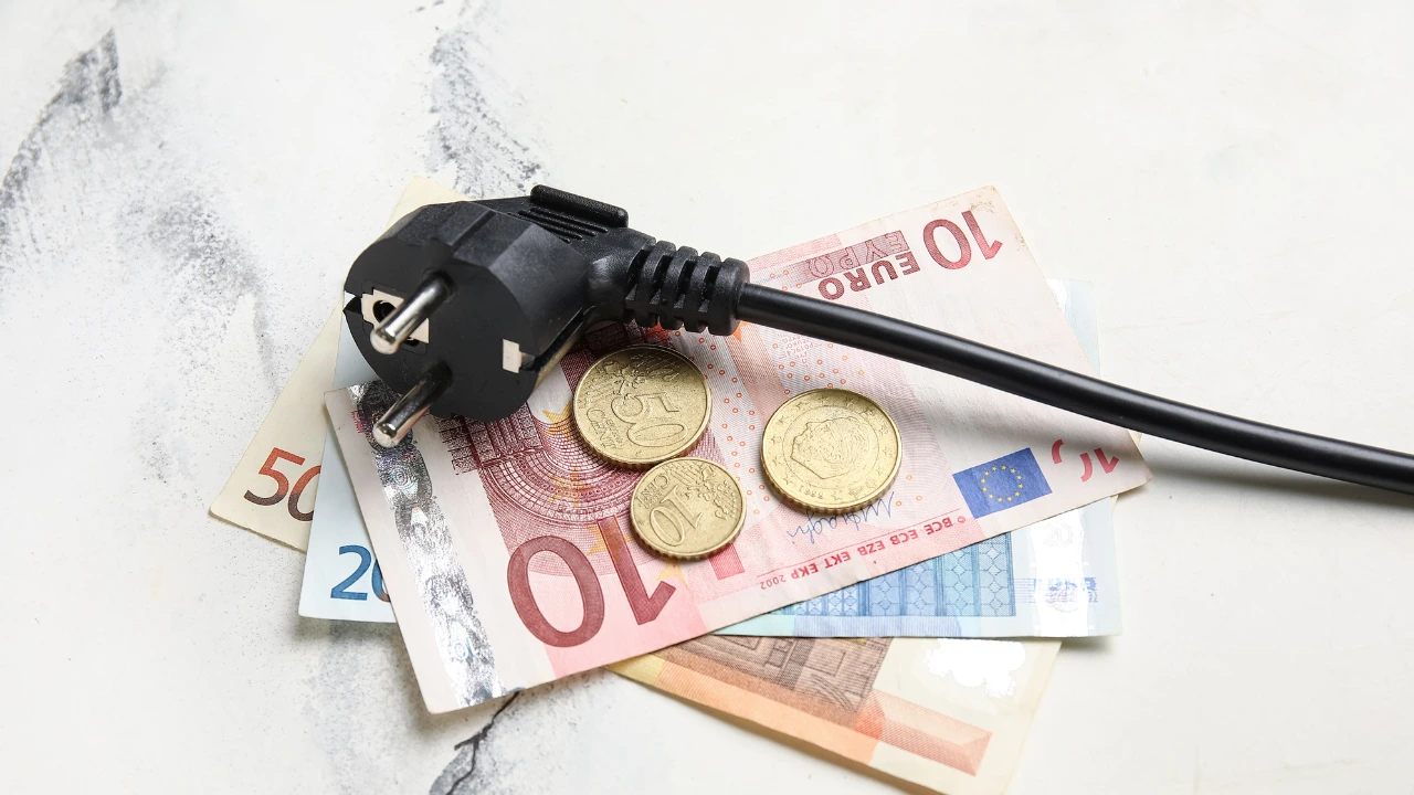Stekker geld eurobiljetten