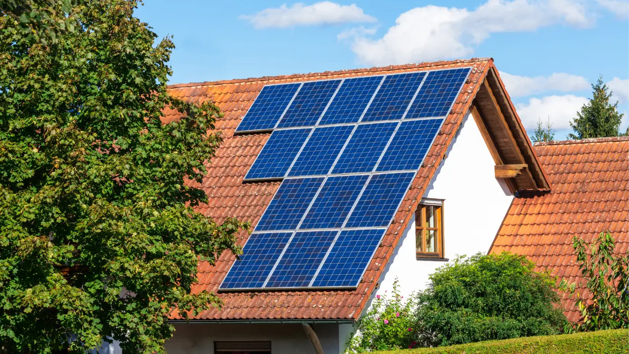 Zonnepanelen op een huis