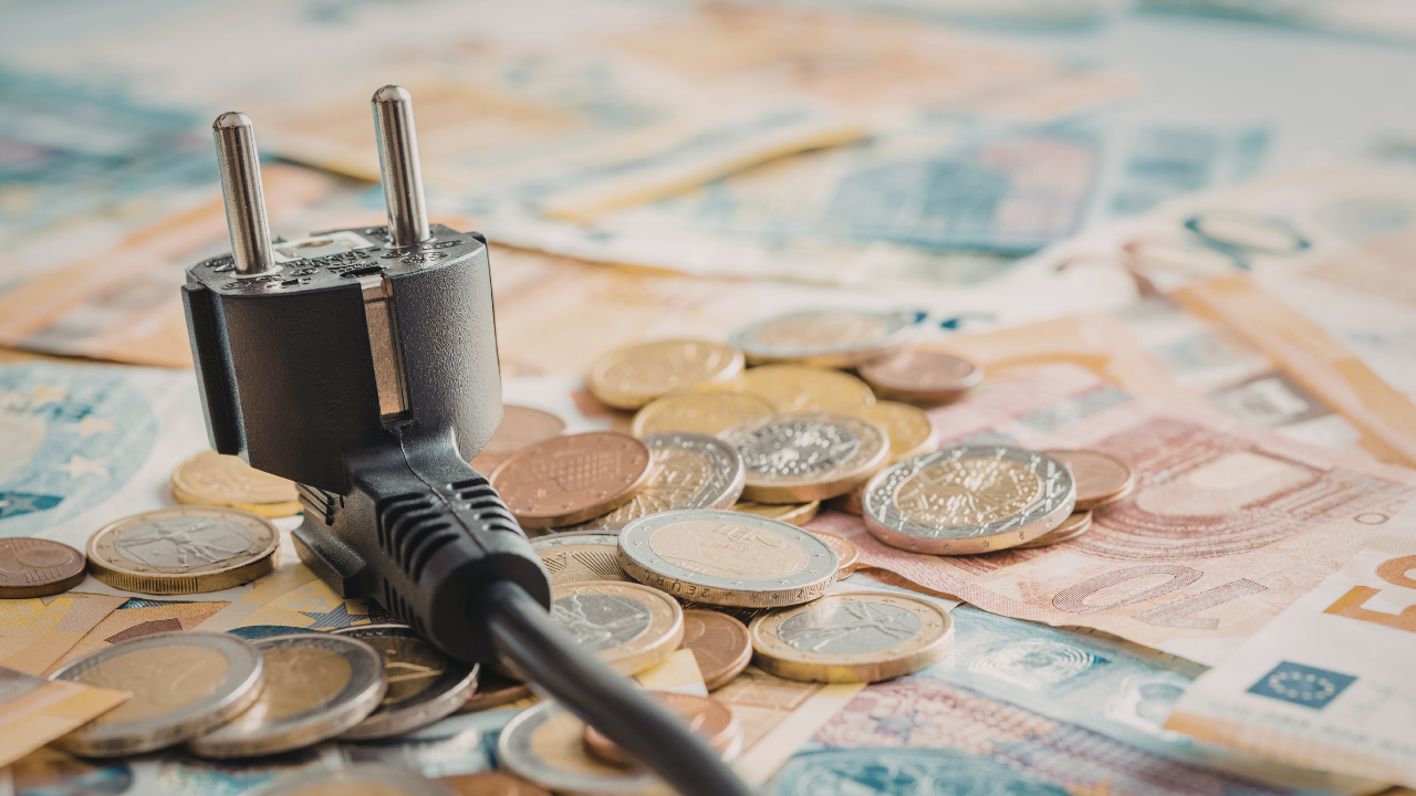 Euro biljetten en munten, stekker