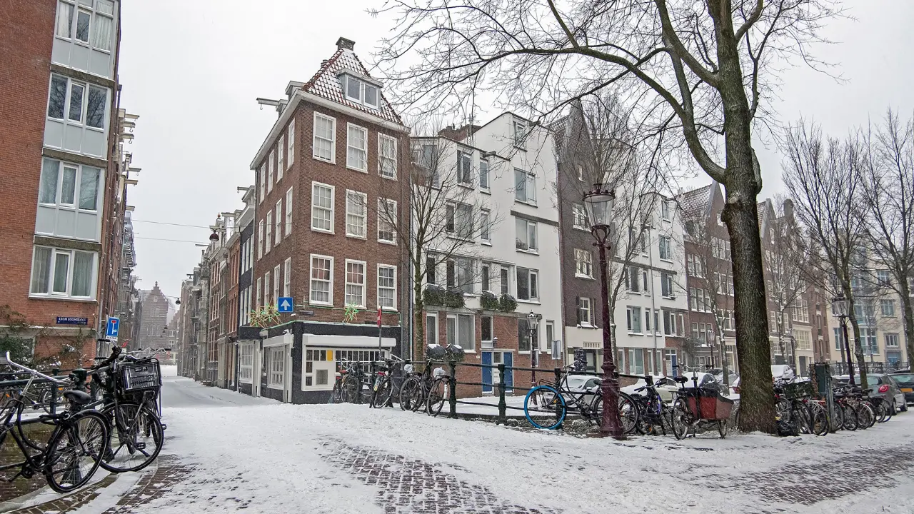 Waterschade door gesmolten sneeuw woning